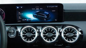 Mercedes-Benz_A_180_AMG_Line_41