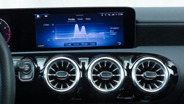 Mercedes-Benz_A_180_AMG_Line_42