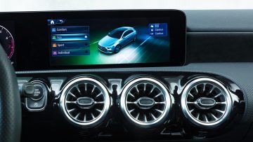 Mercedes-Benz_A_180_AMG_Line_44