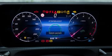 Mercedes-Benz_A_180_AMG_Line_63