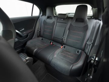 Mercedes-Benz_A_180_AMG_Line_71