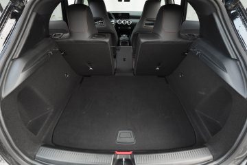 Mercedes-Benz_A_180_AMG_Line_73