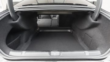 Mercedes-Benz_EQE_350_4Matic_38