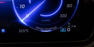 Mercedes-Benz_EQE_350_4Matic_71