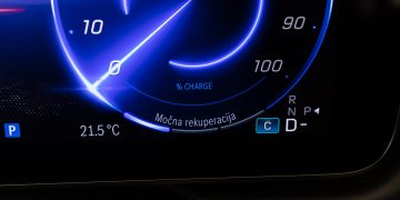Mercedes-Benz_EQE_350_4Matic_73