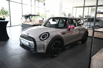 P90507282_highRes_new-mini-showroom-wa