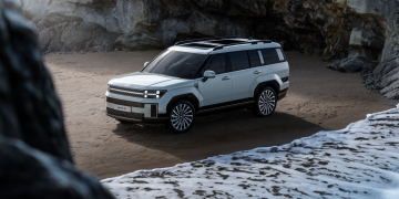 hyundai-santa-fe-boasts-bold-new-design-exterior-02_png