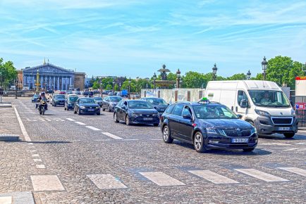 Place_de_la_Concorde_Traffic