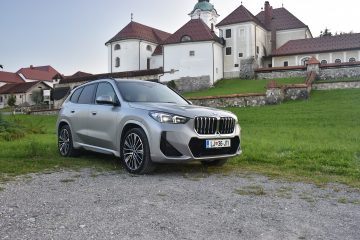 BMW iX1 02