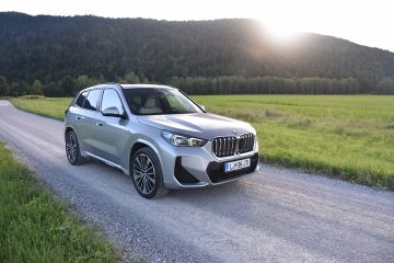 BMW iX1 09