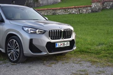 BMW iX1 10