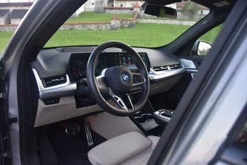 BMW iX1 13