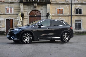 MB EQE SUV 07