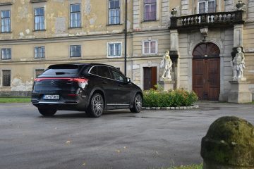 MB EQE SUV 08