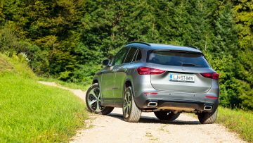 Mercedes-Benz_GLA_200_02