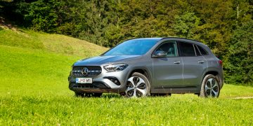 Mercedes-Benz_GLA_200_03