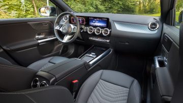 Mercedes-Benz_GLA_200_09
