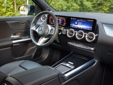 Mercedes-Benz_GLA_200_10