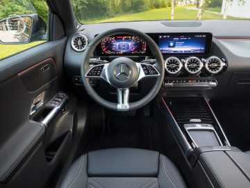 Mercedes-Benz_GLA_200_19