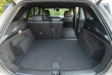 Mercedes-Benz_GLA_200_37
