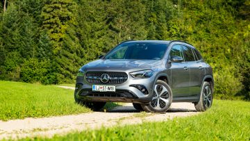 Mercedes-Benz_GLA_200_47