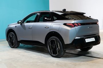 Peugeot E-3008_ (3)