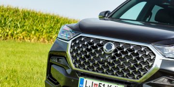 Ssangyong_Rexton_22_e-XDi_Limited_05