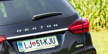 Ssangyong_Rexton_22_e-XDi_Limited_06