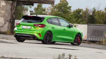 Ford_Focus_ST_02
