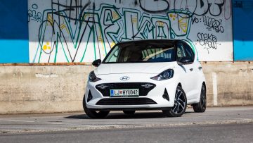 Hyundai_i10_12_Premium_01