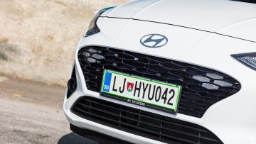 Hyundai_i10_12_Premium_05