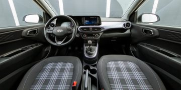 Hyundai_i10_12_Premium_08