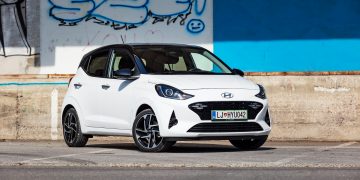 Hyundai_i10_12_Premium_18