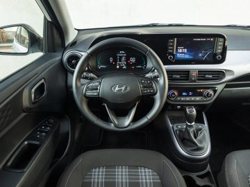 Hyundai_i10_12_Premium_25