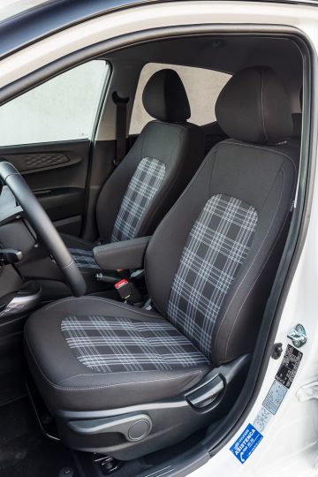 Hyundai_i10_12_Premium_26