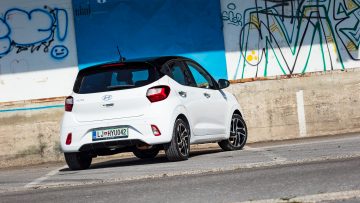 Hyundai_i10_12_Premium_35
