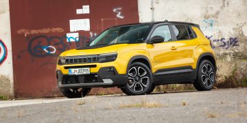 Jeep_Avenger_e_03