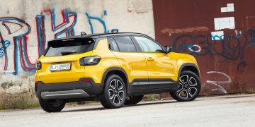 Jeep_Avenger_e_04