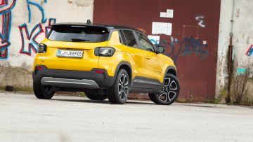 Jeep_Avenger_e_23