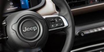 Jeep_Avenger_e_32