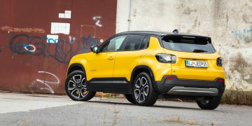 Jeep_Avenger_e_71