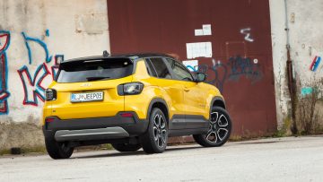 Jeep_Avenger_e_75