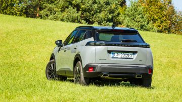 Peugeot_2008_12_Puretech_130_GT_02