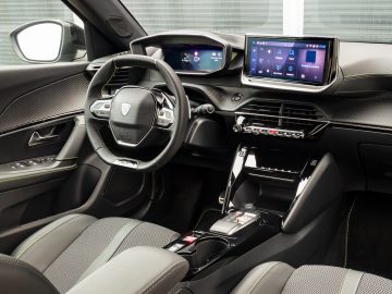 Peugeot_2008_12_Puretech_130_GT_14