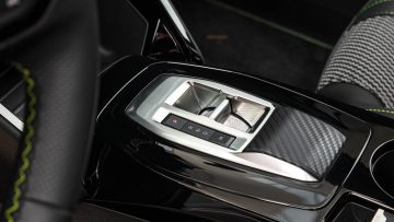 Peugeot_2008_12_Puretech_130_GT_19
