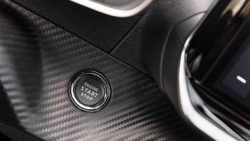 Peugeot_2008_12_Puretech_130_GT_21