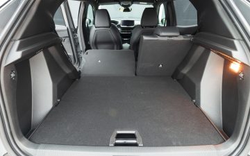 Peugeot_2008_12_Puretech_130_GT_35