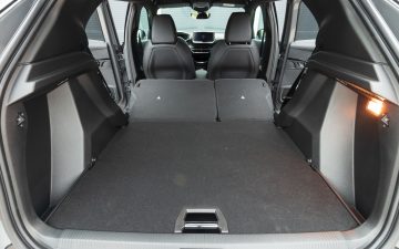Peugeot_2008_12_Puretech_130_GT_36