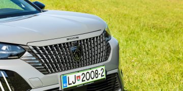 Peugeot_2008_12_Puretech_130_GT_46