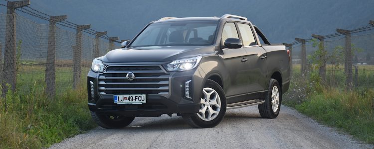 SSANGYONG MUSSO 01
